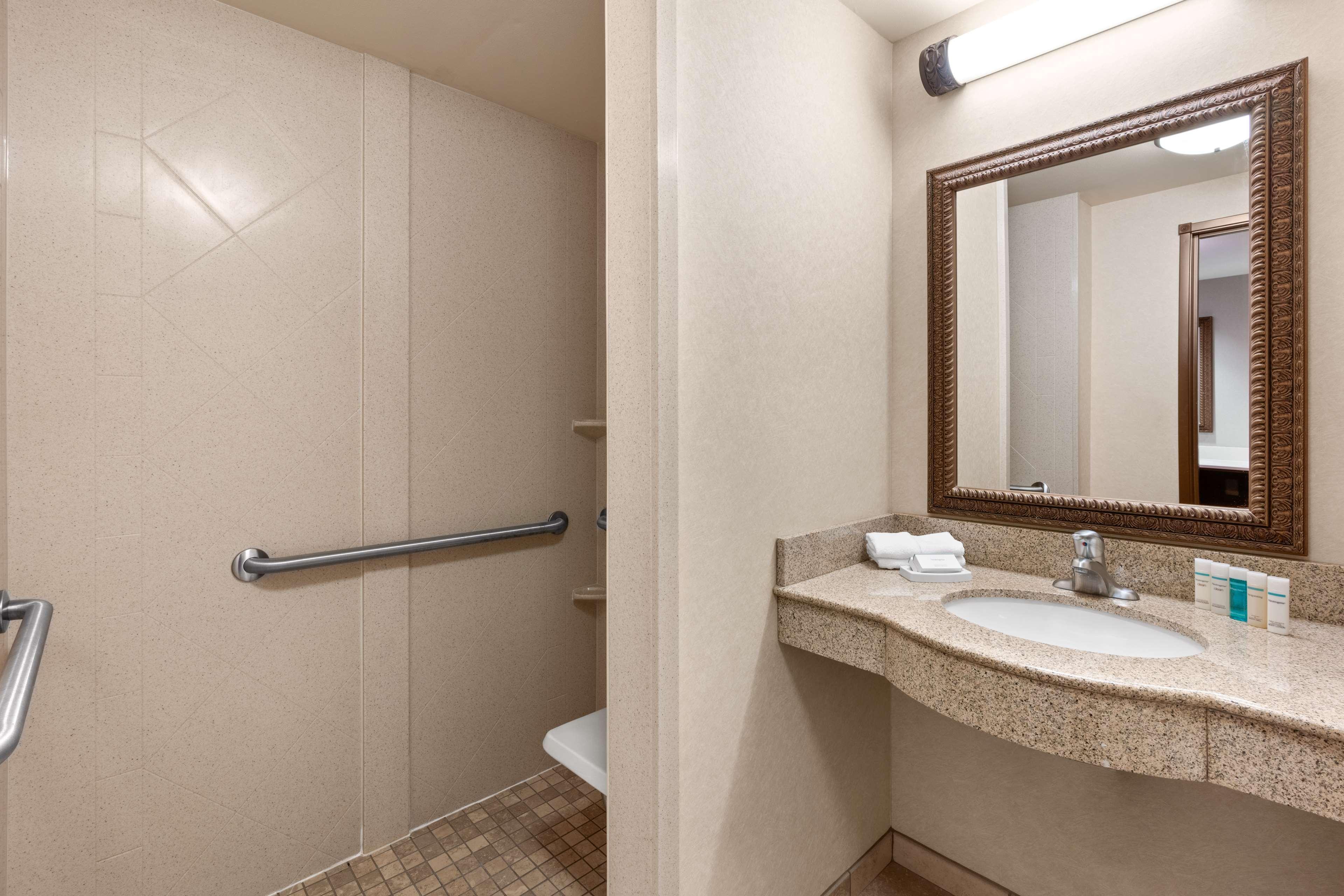 Hampton Inn & Suites Burlington Exterior foto